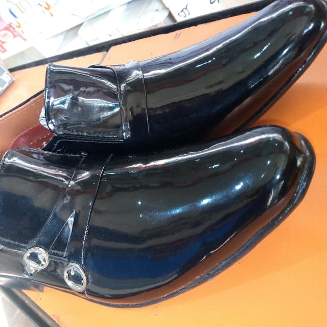 Men's shoes