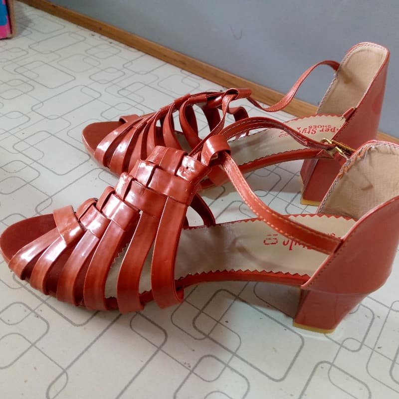 Sandle heal women